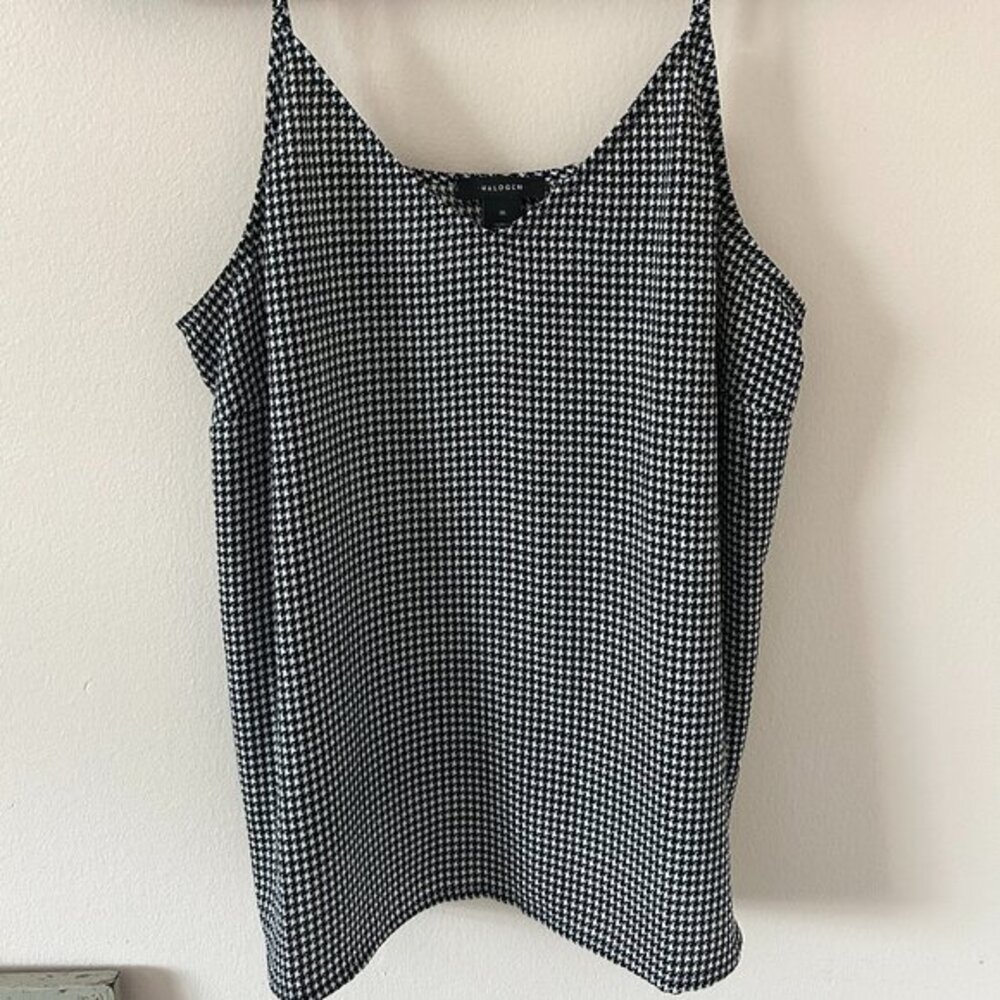 Halogen‎ Women’s Black & White V-Neck Camisole Size M